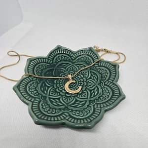 Gold crescent moon necklace | Gifts for her | Dainty necklace | Minimalist necklace