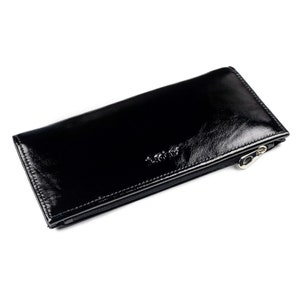 Cartera tipo sobre de piel negra brillante Patton para mujer, cartera fina de charol para mujer, cartera plegable con tarjetero y bolsillo para monedas.