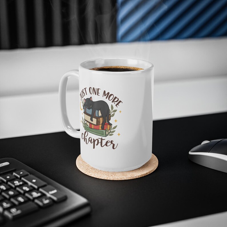 Just One More Chapter" keramische koffiekop, Black Cat and Books-ontwerp, lood- en BPA-vrij 11oz, 15oz afbeelding 2