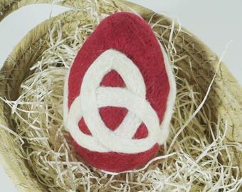 Easter Egg - Needle Felted Wool Egg - Cranberry Red - Celtic Knot - Easter Gift - Needlefelt Egg - Easter Decoration - Felt Easter