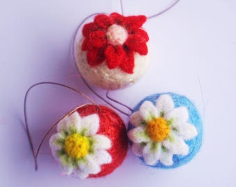 Miniature Needle Felted Christmas Ornament with Daisy Flower