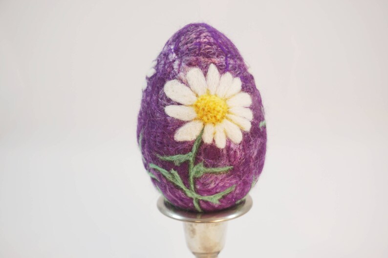 Easter Egg Needle Felted Extra Large Daisies on Purple Egg Easter Decoration Needlefelt Egg Flowers Easter Felt Easter Gift image 2