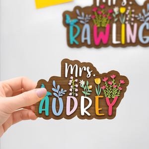 Imanes personalizados con el nombre del maestro, imanes personalizados con flores silvestres para maestros, obsequio de agradecimiento para maestros, imán para maestros, regalos con imanes escolares