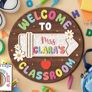 Colgador de puerta personalizado para profesor, letrero para puerta de profesor, decoración para aula, letrero con nombre de profesor personalizado, letrero de bienvenida para aula, letrero floral de madera