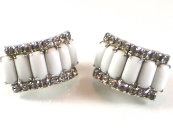 White Earrings - Milk Glass Clear Rhinestone Silver Clip On Earrings - Wedding Bridal Prom Earrings - Retro Vintage Earrings