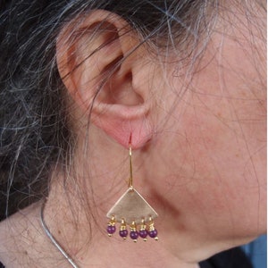 Boucles d'oreilles pendantes dorées, BO mapuche, bijou évantail, bronze doré, cadeau copine, bijouxdebull image 5