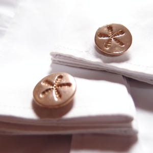 Handmade starfish cufflinks in golden bronze, nature inspired cufflinks, botanical jewelry for men, groom cufflinks, lesbijouxdebull