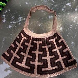 Hand woven bag/purse (Bilum) from Papua New Guinea
