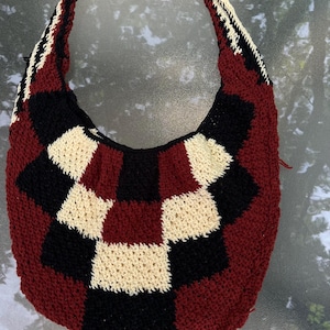 Checkered PNG Bilum Bag – Red, Black & Cream | Handwoven Shoulder Bag | Traditional Papua New Guinea Purse