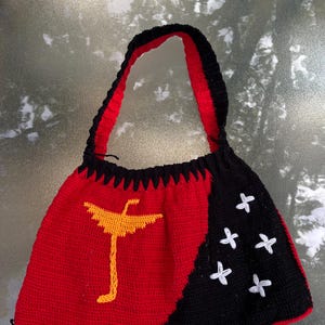 Hand woven bag (Bilum) from Papua New Guinea | Papua New Guinea Flag