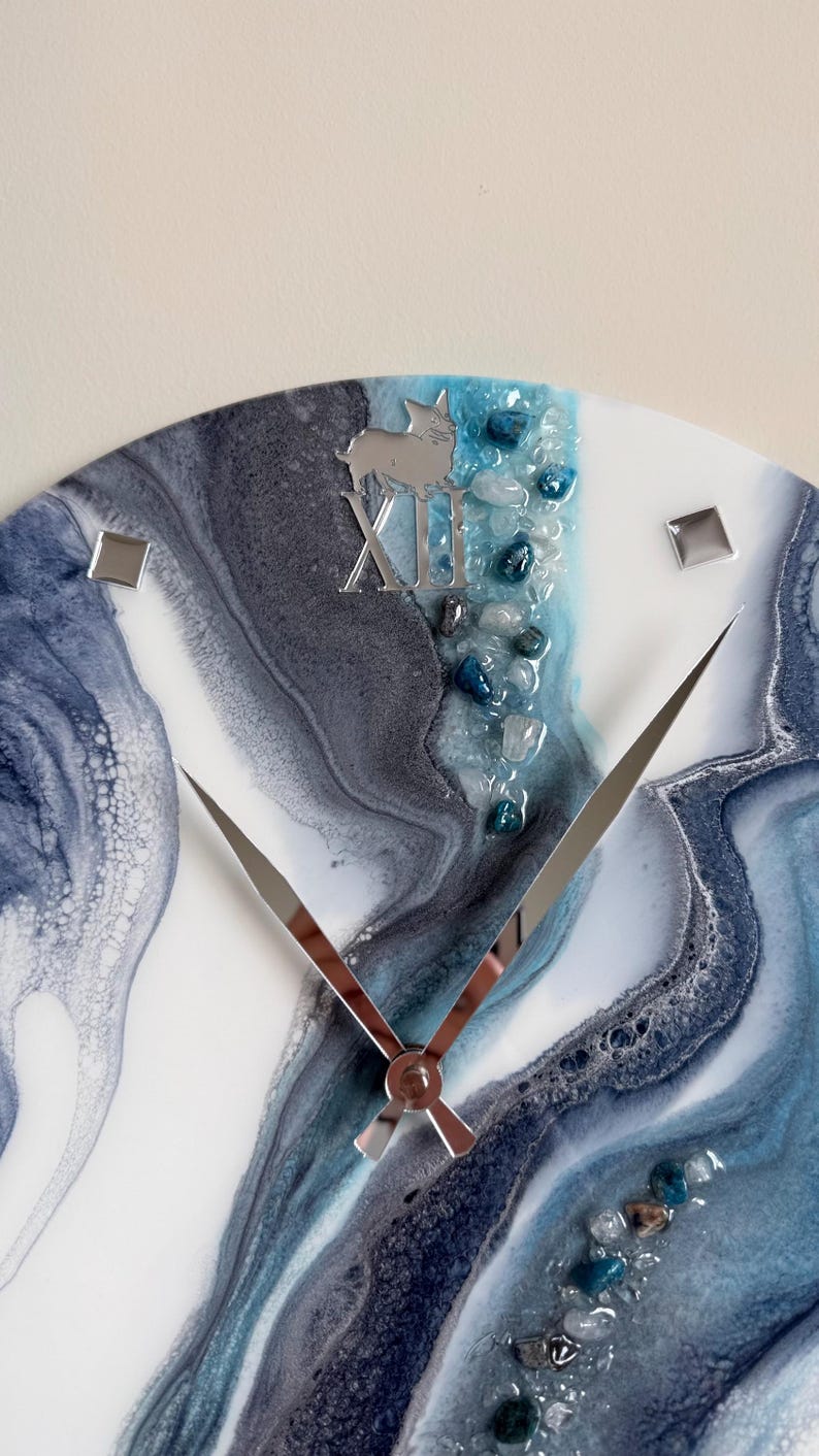 Reloj de pared de resina con números romanos de perro, arte geodésico, decoración moderna imagen 5