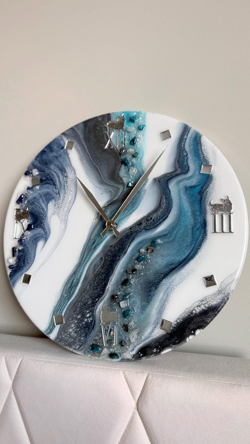 Reloj de pared de resina con números romanos de perro, arte geodésico, decoración moderna imagen 6