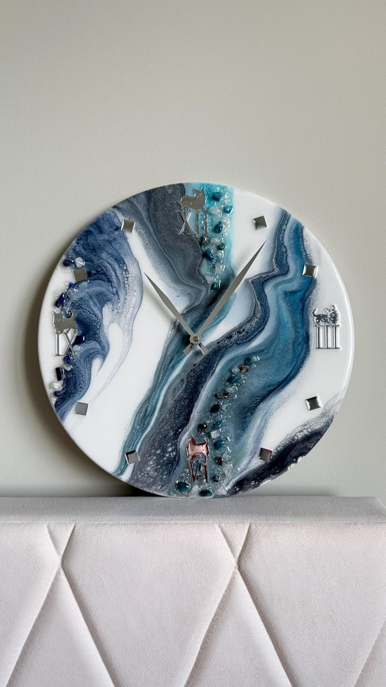 Reloj de pared de resina con números romanos de perro, arte geodésico, decoración moderna imagen 8