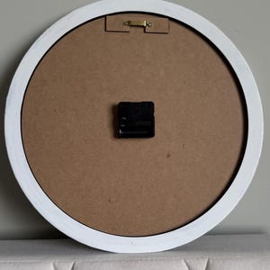 Reloj de pared de resina con números romanos de perro, arte geodésico, decoración moderna imagen 7