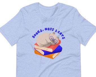Cats Naps and Books T-Shirt - regalo amante dei gatti, amanti dei libri, camicia da topo di biblioteca, maglietta a maniche corte, magliette da donna e da uomo, maglietta introversa, homebody