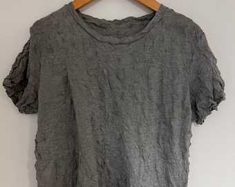 tee - CAULIFLOWER by Issey Miyake.  light grey.