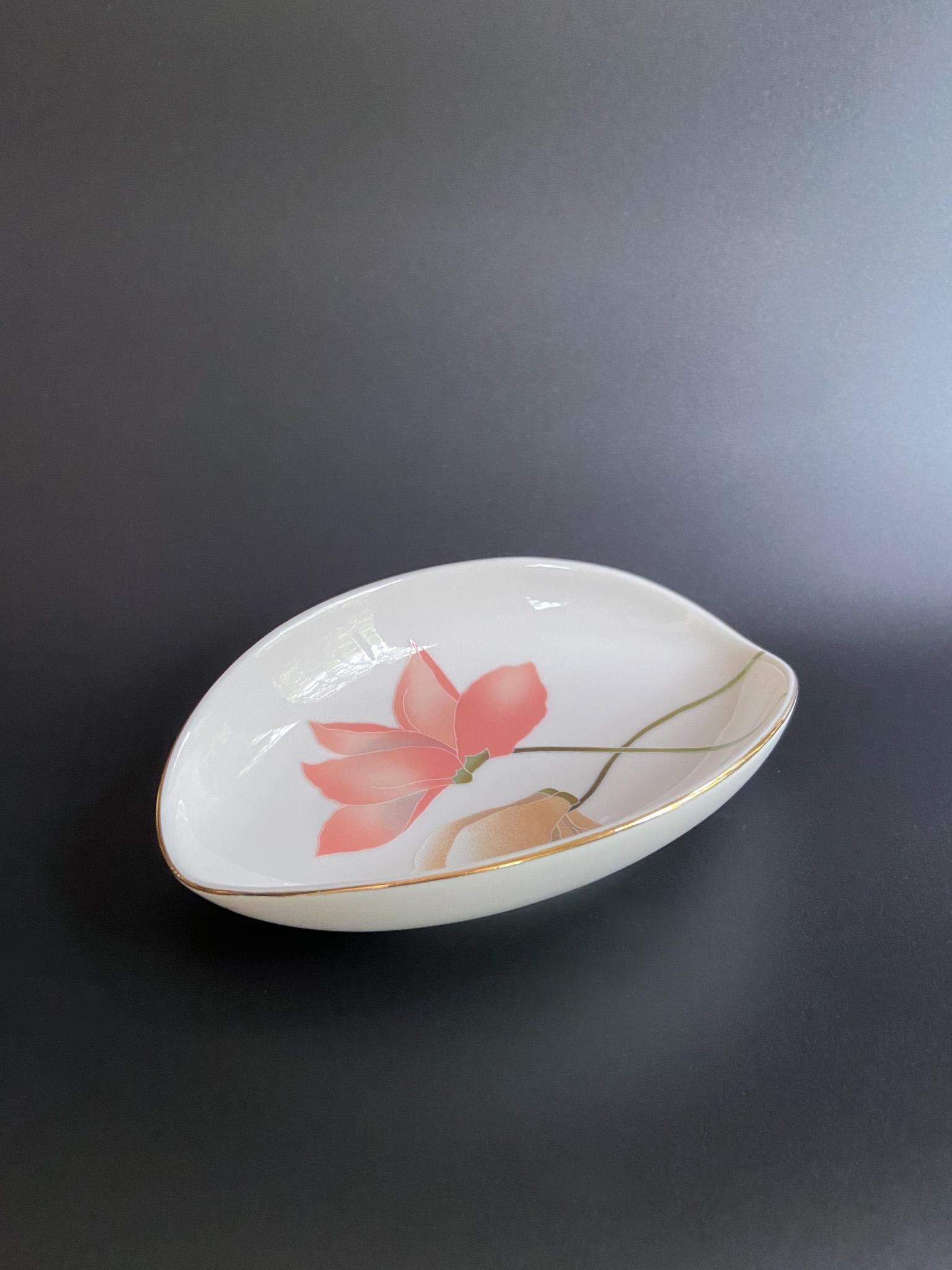Plato vintage Toyo Japón con diseño de lirios y adornos dorados de porcelana, plato para guardar joyas, plato para jabón