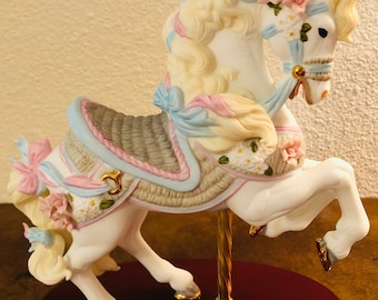 LENOX Vintage White Handpainted Porcelain 8" Show Horse