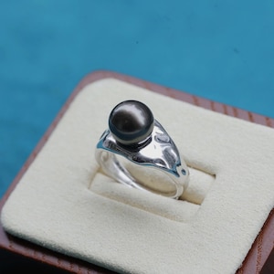 Tahitian Black Pearl Ring, Minimalist Sterling Silver Statement Ring, Modern Black Pearl Jewelry, Bold Adjustable Band, Fashion Gift for Her