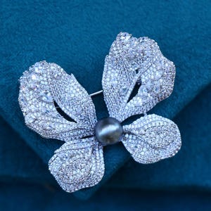 Vintage Bow Brooch: Tahitian Black Pearl, 14K Gold Filled, Art Deco