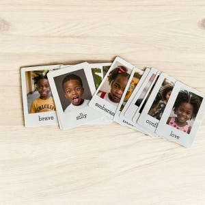 25 Flashcards de Emoções – Impressos e Prontos para Usar | Cartões de Sentimentos Diversos para Crianças em Papel Cartão Reforçado com Capa Protetora