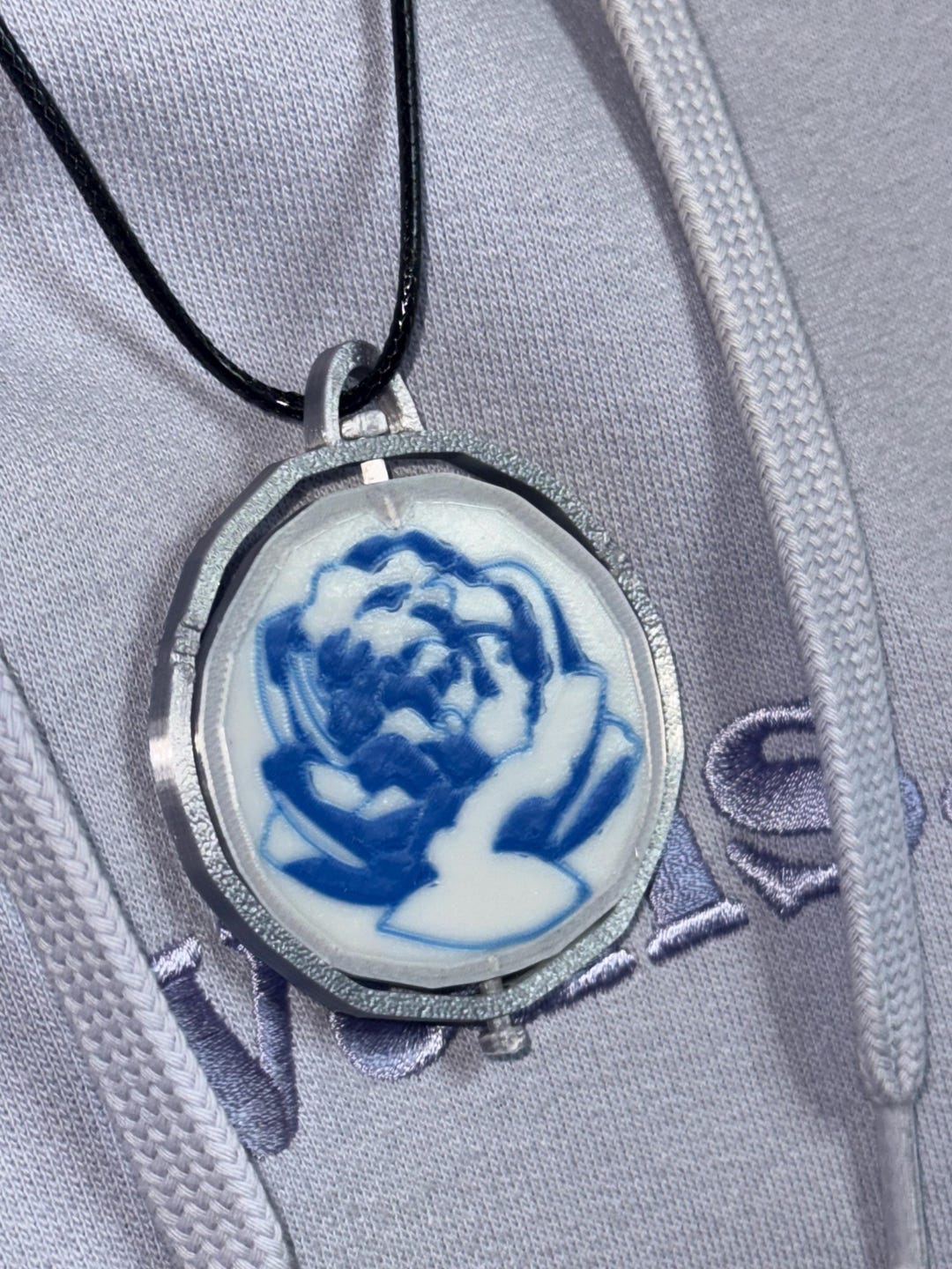SMOKY BLUE ONLINE STORE / Rose coin necklace-EMF protection