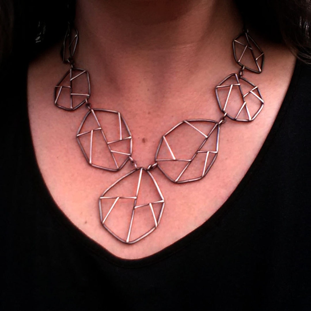 World shattering black necklace paparazzi deals