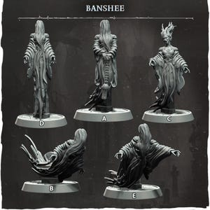 Puede incluir: Cinco figuras grises de Banshee en varias poses, cada una montada sobre una base circular. Las figuras tienen pelo largo y vestiduras fluidas. La palabra "BANSHEE" está impresa en la parte superior de la imagen.