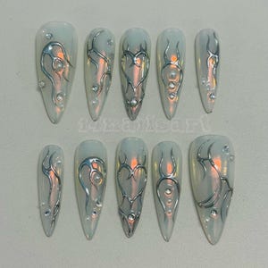 Silberne Flamme Chrom Lange Stiletto Drücken Sie auf die Nägel mit Strass, Weiß irisierende Handgemachte Nail Art Set für Party, Geburtstag