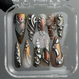 Freestyle 3D Chrome Gothic Abstrakte Presse auf den Nägeln mit metallischem Herzdesign, langes Stiletto handgemachtes mehrfarbiges Nail Art Set für Party