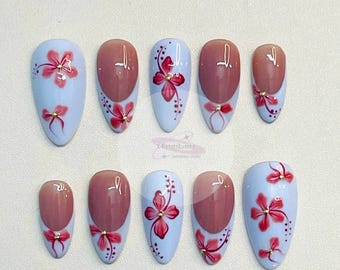 Unhas Postiças Florais em Azul Pastel | Unhas Postiças Amêndoa Pintadas à Mão