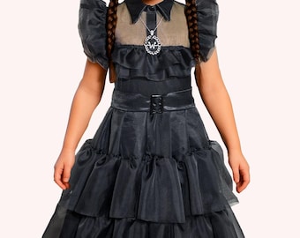 Elegant dark gothic party dress: ideal for birthdays, Halloween or costumes.