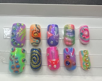 Psychedelic mushroom nails. handmade press ons. chrome. 3d. short square. size small