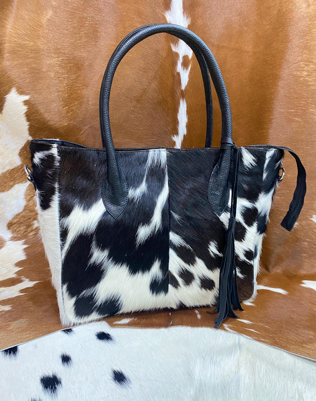 Showman® Hair/leather on Cowhide Tote Bag with Fringe.