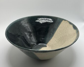 Green/white two-toned serving bowl