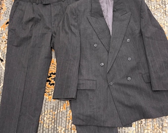 Vintage Grey Pinstripe Double-Breasted Suit | 1980s–1990s