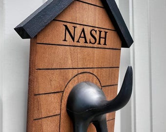 Personalized Dog Leash Hanger: Custom Doghouse, Pet Name, Wood