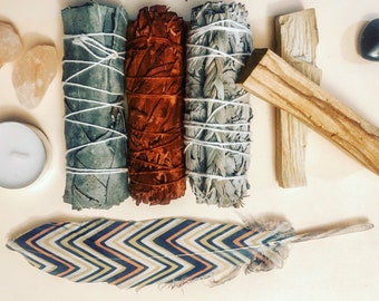 Kit sbavature rituali Ground & Protect: salvia, palo santo, ossidiana, sale dell'Himalaya, candelabro, piuma