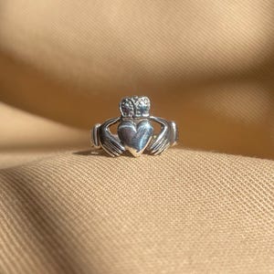 14k White Gold Claddagh Ring • Vintage Irish Band • Irish Symbol Ring • 14k Gold Large Claddagh Ring