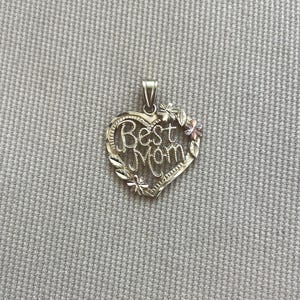 14k Gold “Best Mom” Heart Charm • Vintage Yellow & Rose Gold Pendant • Mother’s Day Gift • Gold Mom Charm