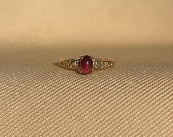 14k Gold Cabochon Garnet Ring • Vintage Red Garnet Solitaire Ring • Oval Garnet Ring in Yellow Gold