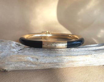 Kate Spade Black Enamel Gold Hinged Bangle Called New York  display picture 1