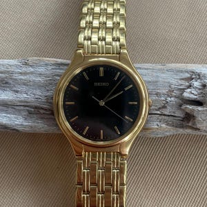 Vintage Seiko Watch • Gold & Black Round Face • Classic Water Resistant Seiko Timepiece