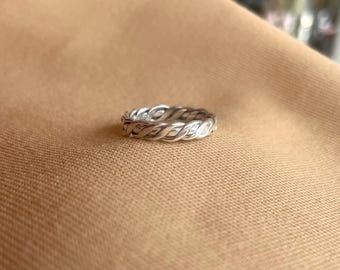 ヴィンテージ スターリングシルバー 編み込みロープリング • 重ね付け可能 サイズ8