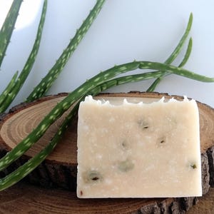 4,5oz Vegan ALOE VERA  Soap Bar - Handmade, All Natural Ingredients, No Colorant, Cold Process Traditional Soap..with Fresh Aloe Vera Gel
