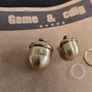 Creatieve eikel sleutelhanger, gepersonaliseerd mini pillendoosje ~ schattige metalen hanger