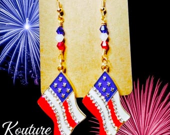 Pendientes de diamantes de imitación con la bandera estadounidense: joyería patriótica con cuentas de cristal