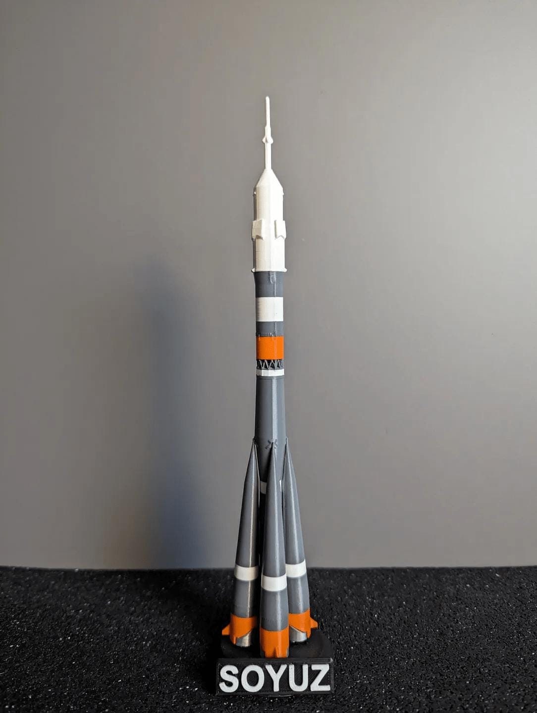 精巧な3Dプリントのソユーズロケット模型：宇宙愛好家への贈り物