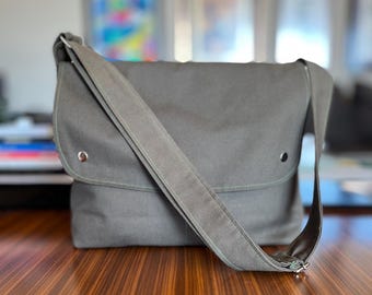 Canvas Laptop Messenger Bag – Army Green Crossbody Shoulder Bag