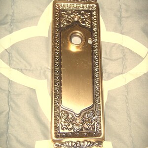 BRASS DOOR BACKPLATE Victorian Style Gold Metal Doorknob Surround Decorative Hardware Round Knob Frame Protects Doors Interior Exterior